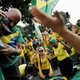 Boze aanhangers van Bolsonaro houden de wacht bij kazernes
