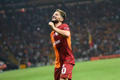 Dries Mertens alweer aan het kanon voor Galatasaray, Klaksvik uit Faeröer buigt achterstand om