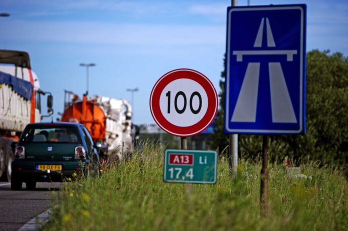 Een snelheidsbord in Nederland.