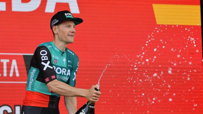 Ritwinnaar Sam Bennett lovend over sprintaantrekker Danny van Poppel: ‘Een masterclass’