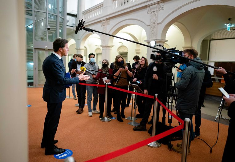 Een demissionair maakt voor het coronabeleid niet uit