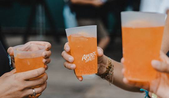 Pukkelpop kleurt oranje: hoe Aperol bezig is aan een opmars op de festivalweide