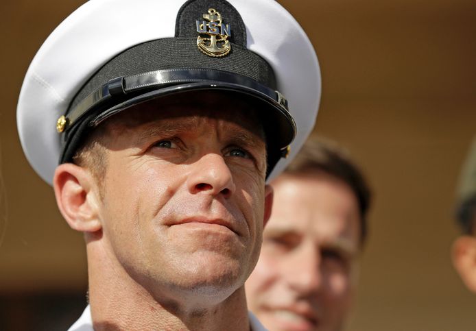 Navy Seals vegen in geopenbaarde getuigenverklaringen de vloer aan met hun teamleider Edward Gallagher die eerder dit jaar in opspraak raakte en door zijn superieuren werd bestraft. President Donald Trump verleende hem gratie omdat Gallagher ‘een van onze grootste strijders is'.