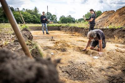 Archeologische vondsten gedaan bij oudste boerderij van Denekamp, vervolgonderzoek is nodig