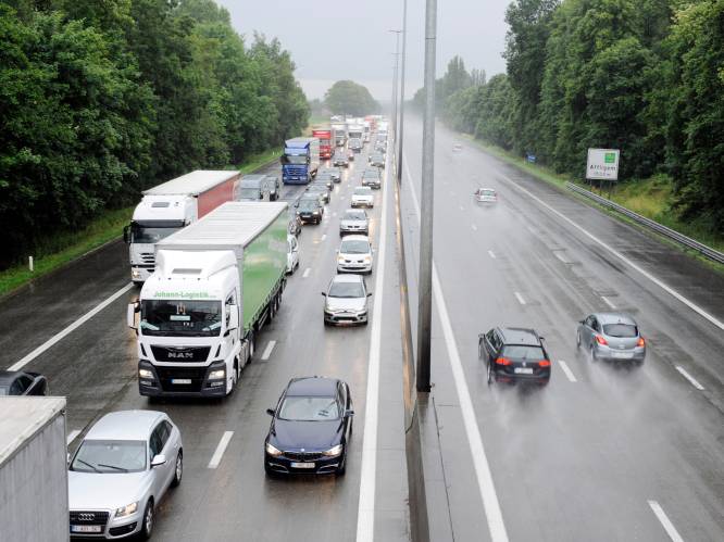 Mobiliteitsraad kritisch voor hogere kilometerheffing voor zware vrachtwagens: “Loutere belastingverhoging”