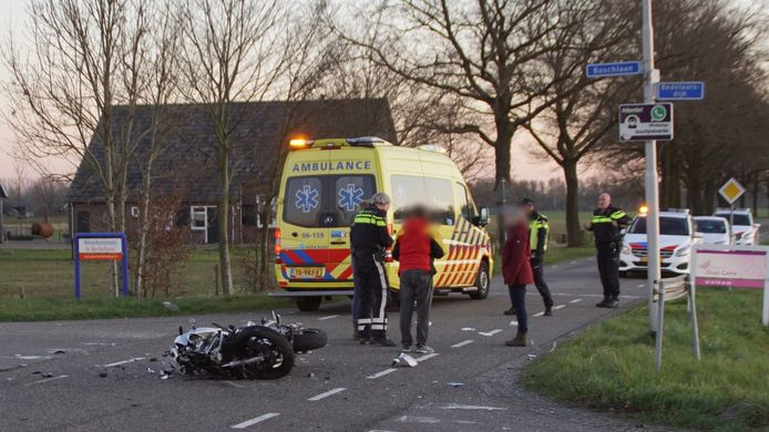 De motorrijder raakte ernstig gewond bij een ongeval met een auto in Beltrum.