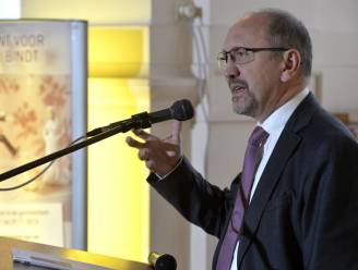 Valse ambtenaren misbruiken campagne 'durf vergelijken'