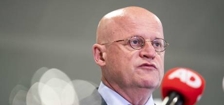 Grapperhaus wil doxing strafbaar stellen: maximaal jaar cel voor intimidatie door delen privégegevens