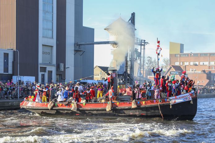 Intocht Sinterklaas In Nijkerk Op De Tocht Door Strenge Veiligheidseisen:  'Het Is Niet Meer Te Doen' | Sinterklaas | Ad.Nl