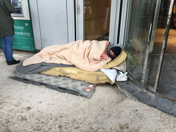 Een dakloze in Brussel.