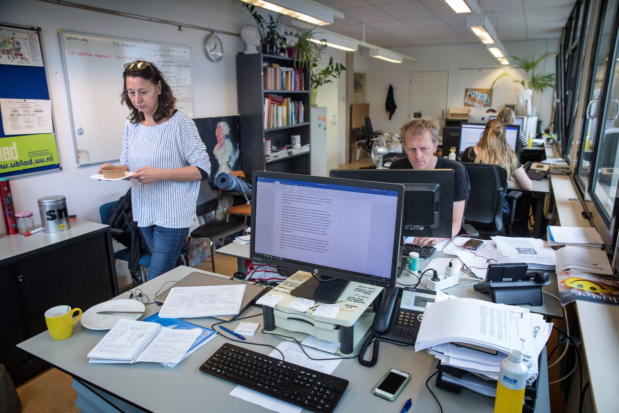 Op de redactie van DUB, het nieuwsmedium van de Universiteit Utrecht. Beeld Werry Crone