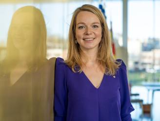 Sanne Van Looy (30) wordt eerste vrouwelijke burgemeester van Malle: “Dingen opgeven? Ik ga er net veel van terugkrijgen”