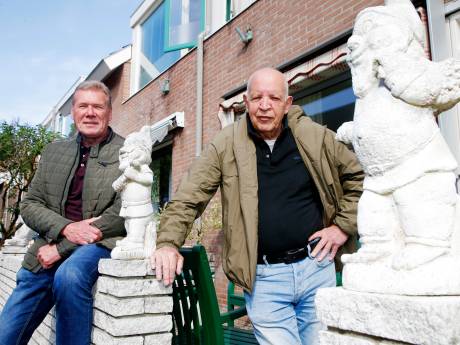 Buren Jaap en Jan hebben veel gelijkenissen en zijn al 47 jaar buren: ‘Nog nooit een meningsverschil gehad’