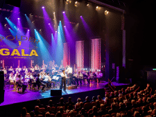 Polder Gala geeft podium aan allerlei talent in Emmeloord, Marinierskapel begeleidt solisten