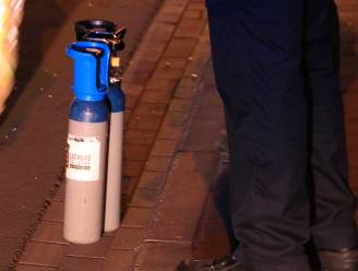 Wie betrapt wordt met lachgas betaalt voortaan ook voor de vernietiging van de flessen en capsules