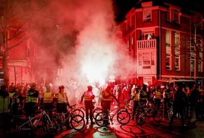 Hulpverleners en agenten in Nederland bekogeld met vuurwerk na kwalificatie van Marokko