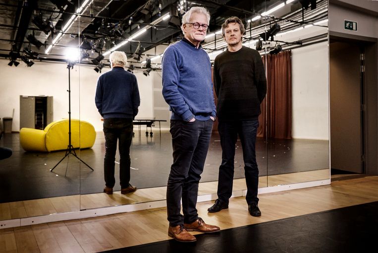 Oud-directeur Bob De Moor en zijn opvolger Piet Arfeuille. Beeld Eric de Mildt