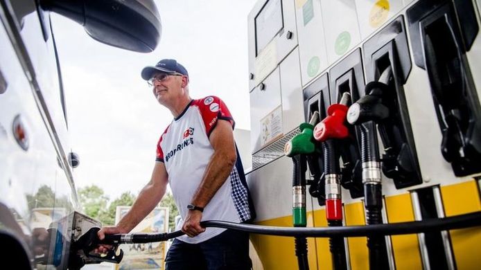 Benzine en diesel kunnen op veel manieren hun houdbaarheid verliezen, maar binnen een half jaar is er in ieder geval weinig aan de hand.