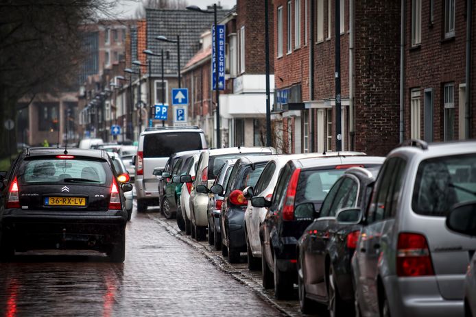 De Speelhuislaan in Breda, waar moet worden betaald om te mogen parkeren.