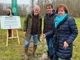 Met hulp van 'BOOST' zorgen Karel De Schrijver en zijn moeder Veerle De Wilde uit Vlierzele in De Geelstervallei  in Erondegem voor 2.150 nieuwe boompjes goed voor 1,3 hectare extra bos.