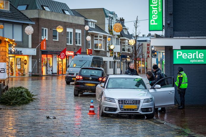 Bij Saffier Juweliers aan de Haarstraat in Rijssen is vrijdagochtend een plofkraak gepleegd. Inmiddels is bekend dat er vier verdachten zijn opgepakt.