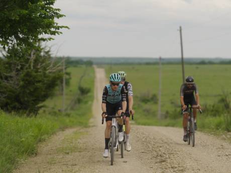 Thijs Zonneveld kijkt uit naar en ziet op tegen gravelrace Unbound: ‘Waar ik precies aan begin, weet ik niet’