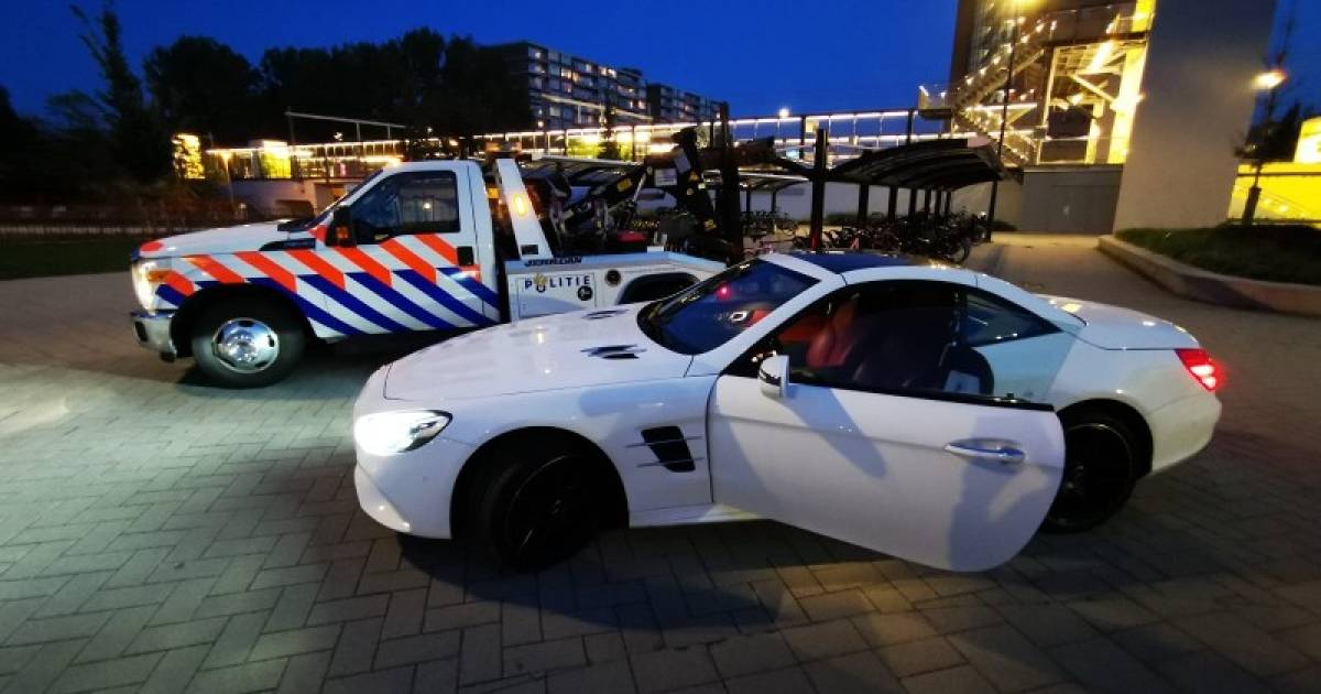 Politie neemt vrijstaande woning, 600.000 euro, vuurwapens en luxe goederen in beslag in Vlaardingen