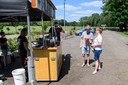 De Drive Thru van Rigtersbier, waar deelnemers bestelde bierpakketten op kunnen halen voor het online bierfestival, met vers tapbier op fles.