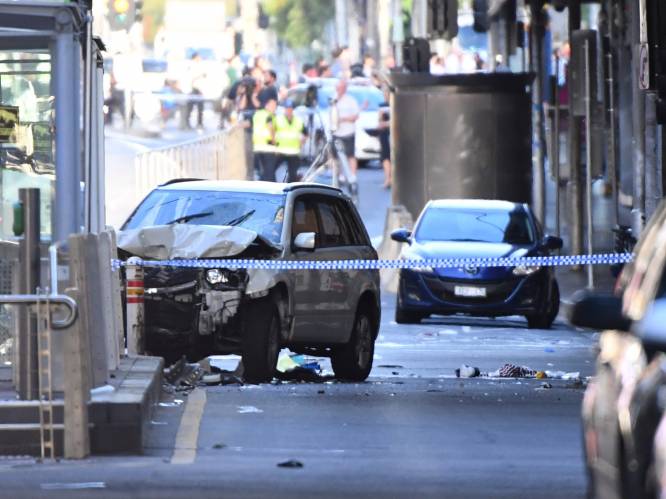 Auto rijdt opzettelijk in op voetgangers in Melbourne: 19 gewonden, geen terrorisme