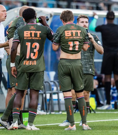 Willem II-trainer Kevin Hofland is boos op zijn ploeg na laat verlies bij FC Eindhoven