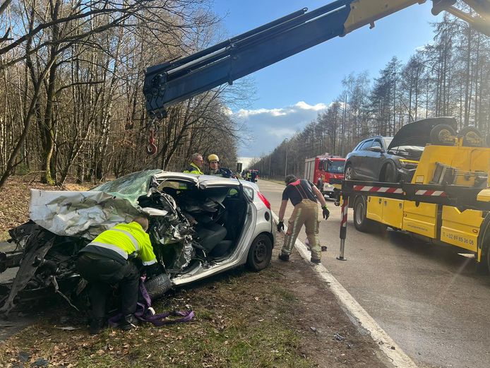 Kristof (20) sterft bij zwaar ongeval in Oudsbergen mama (38) en twee