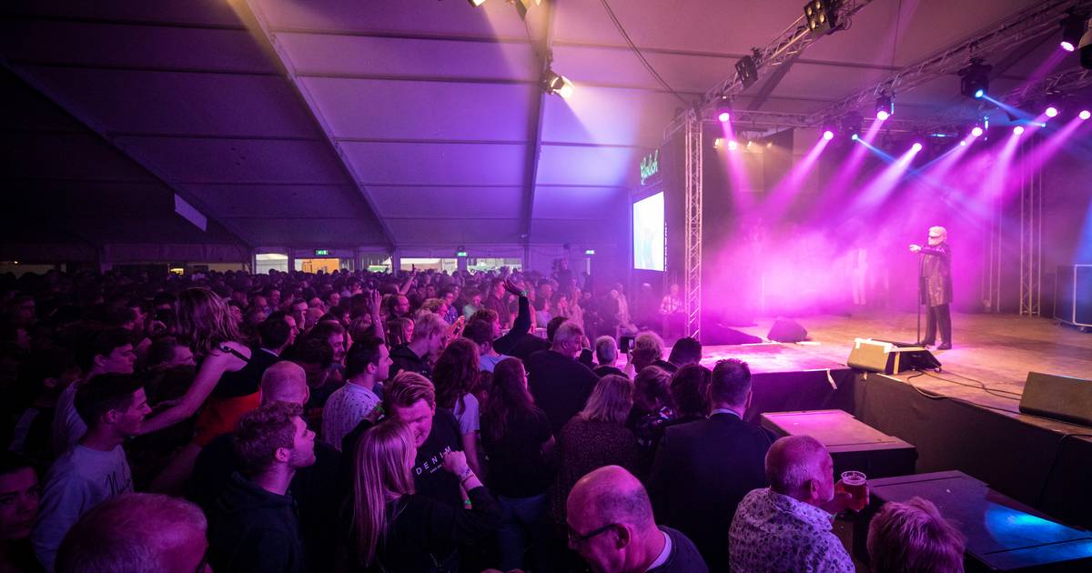 Man aangereden door touringcar na Twentse Piraten Party in Rossum: ‘Dit was vragen om problemen’.