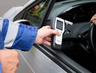 Verwoede pogingen om ademtest te omzeilen, leveren alleen 45 dagen rijverbod op: “Hij blies met opzet 5 keer te licht in het toestel”