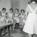 Eindhovense gezinsverzorgers krijgen hun diploma in 1960