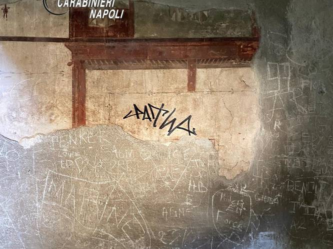 Nederlander beschuldigd van aanbrengen graffiti op muur in Herculaneum in archeologisch gebied