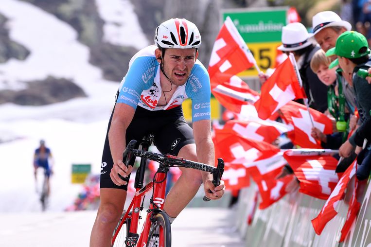 Tiesj Benoot eindigt zesde op de Gotthard in Zwitserland. Beeld Photo News