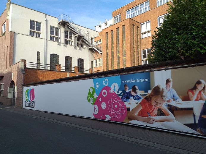 Het Sint Jozef Instituut aan de Wegvoeringstraat in Wetteren.