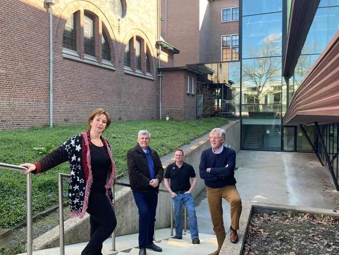 Broodje LOG (vlnr) Isabelle Visser, Ad Galiart, Hartger Visser en Theo Tak.