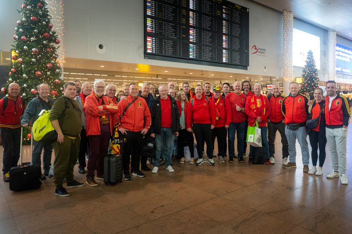 De Belgische supporters die niet naar Doha maar naar Dubai afreizen om het WK te volgen.