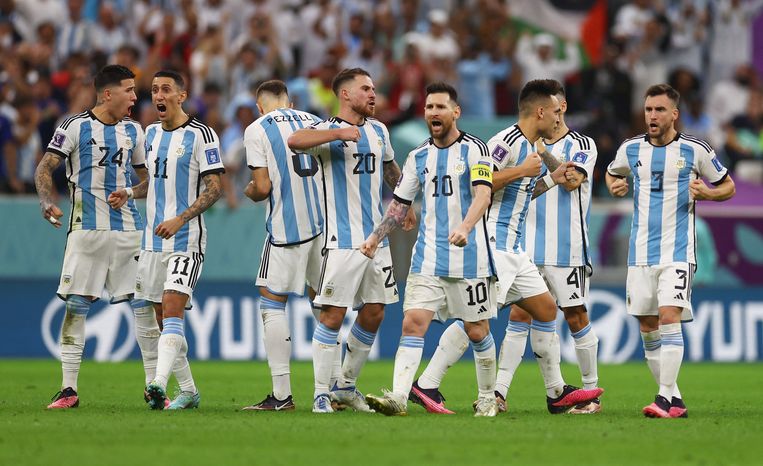 Soccer Football - FIFA World Cup Qatar 2022 - Quarter Final - Netherlands v Argentina - Lusail Stadium, Lusail, Qatar - December 10, 2022 Argentina's Lionel Messi reacts during the penalty shoot out REUTERS/Kai Pfaffenbach Beeld REUTERS
