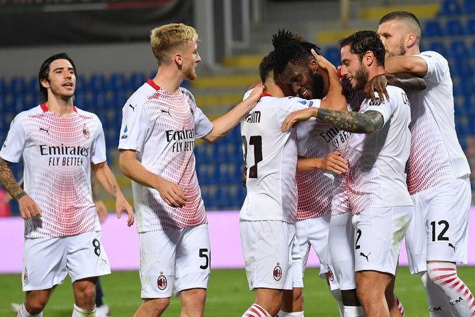 Vreugde bij de spelers van AC Milan na de 0-1.