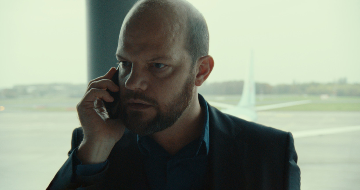 Yoann Blanc als politicus Mark Van Dyck in 'Pandore'.  Beeld -