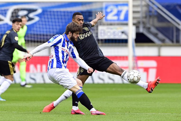 Live: matig Ajax op achterstand tegen Heerenveen | Het Parool