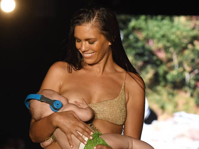 Modeshow van Sports Illustrated promoot borstvoeding in het openbaar