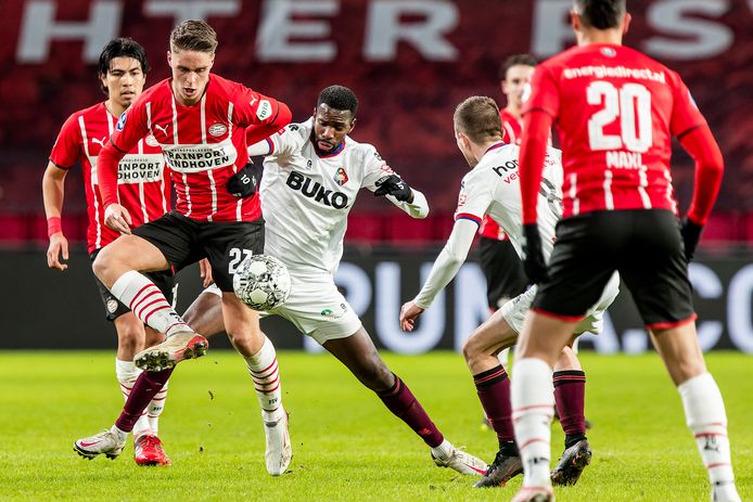PSV won donderdagavond met 2-1 van Telstar.