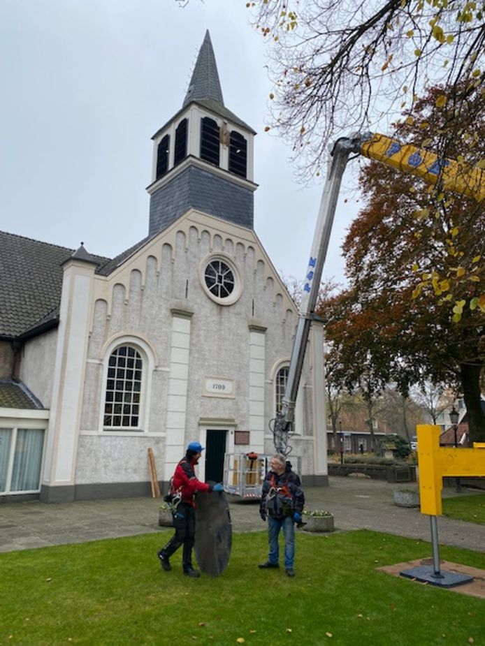 kerken-in-enter-en-wierden-zitten-tijdelijk-zonder-klok-wierden