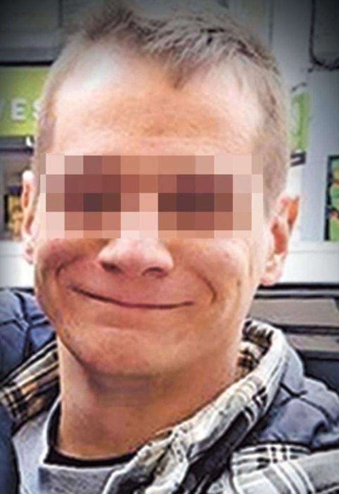 Tien Jaar Nadat Hij Zoontje Doodsloeg Slaat Vader Dochtertje Ziekenhuis In Buitenland Ad Nl