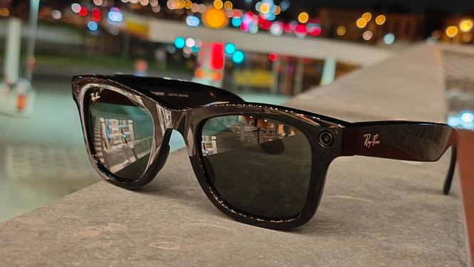 Onze techexpert testte de Ray-Ban Stories, de ‘slimme’ bril van Facebook: “Leuk om de aandacht mee te trekken op café, maar is dit de bril van de toekomst?”