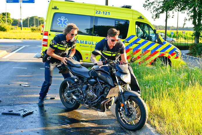 Motorrijder gewond na botsing op de Luikerweg bij Borkel en Schaft.