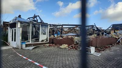 Verwoestende brand Drempt maakt tuinen vanwege asbest tot ‘verboden gebied’: ‘Brandende resten landd